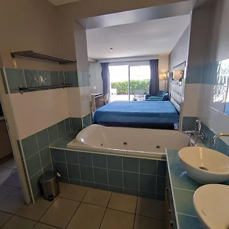 Apartment B120, Le Jardin D'eden, Village Naturiste, 