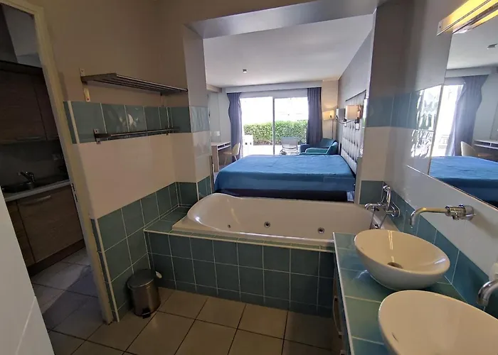 Apartamento B120, Le Jardin D'eden, Village Naturiste, 